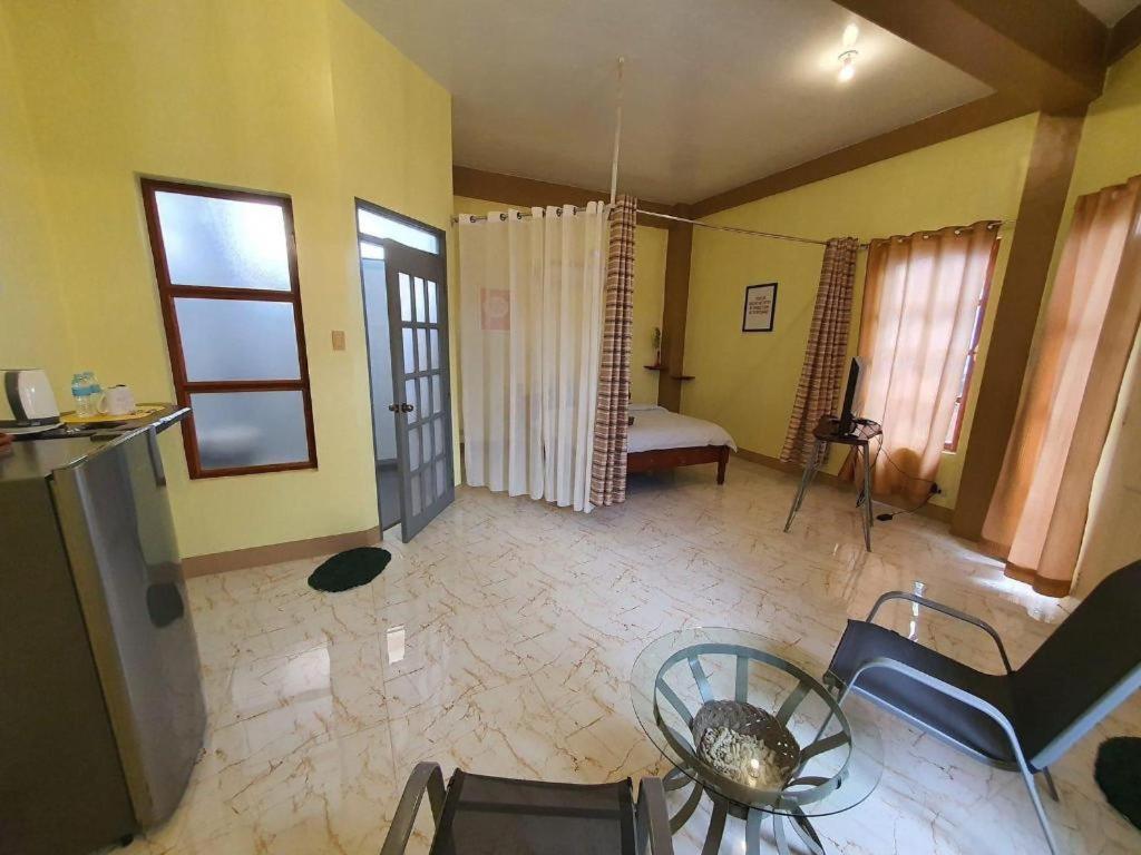 Bamboo Garden Boutique Hotel Таклобан Экстерьер фото