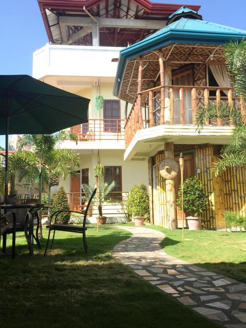 Bamboo Garden Boutique Hotel Таклобан Экстерьер фото